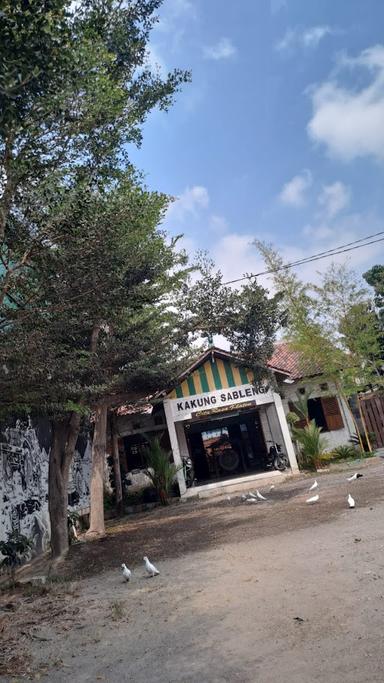 https://horego-prod-outlets-photos.s3.ap-southeast-3.amazonaws.com/horego.com/klaten-selatan/restaurant/kakung-sableng/review/thumbnail/af1qippfpi05ciry6xd2ayrurmvivxqs2sm5xichjvgt.jpg