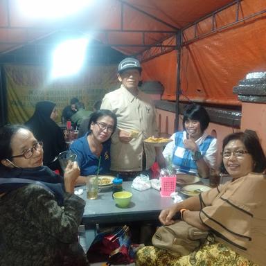 https://horego-prod-outlets-photos.s3.ap-southeast-3.amazonaws.com/horego.com/klaten-utara/restaurant/warung-bakmi-jowo-pak-no/review/thumbnail/af1qippqrxswn5y1qklqtnnzhb6jagqzgrggs6mxlzu_.jpg