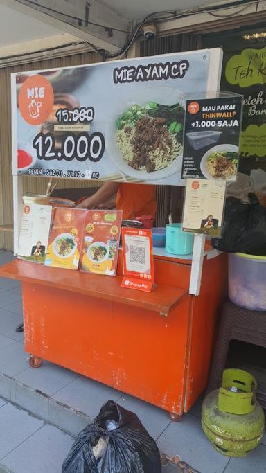 https://horego-prod-outlets-photos.s3.ap-southeast-3.amazonaws.com/horego.com/koja/restaurant/mie-cp-gading-hybrida/review/thumbnail/AF1QipOt4gz9rWf1cX-MDcLTOrojyRRsSbSomvsHjfRZ.jpg