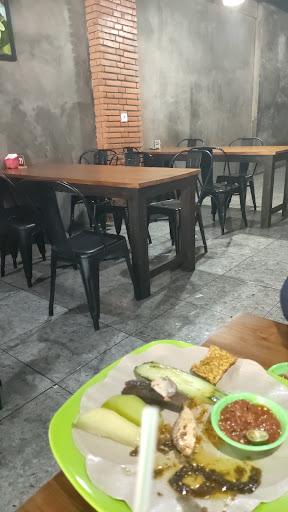 https://horego-prod-outlets-photos.s3.ap-southeast-3.amazonaws.com/horego.com/kuta/restaurant/ayam-tempong-ibu-sri-legendaris/review/thumbnail/af1qipowxv_gh7nfnayj4uc0uhfyw3wbjwvybm5cjucq.jpg