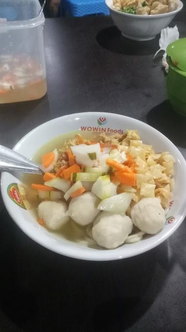 https://horego-prod-outlets-photos.s3.ap-southeast-3.amazonaws.com/horego.com/kuta/restaurant/bakso-rindu-rasa/review/thumbnail/af1qipnfxusayphovpkwficavdwypnibmwo3podqtsp2.jpg