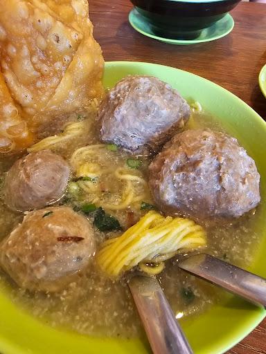 https://horego-prod-outlets-photos.s3.ap-southeast-3.amazonaws.com/horego.com/kuta/restaurant/bakso-solo-samrat-dewi-sri/review/thumbnail/af1qipn7_hmuoccxpjjd2c45ruenyahd5sqrpadl86kp.jpg