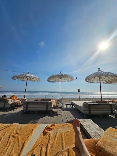 https://horego-prod-outlets-photos.s3.ap-southeast-3.amazonaws.com/horego.com/kuta-utara/bar/mari-beach-club-bali/review/thumbnail/af1qipmcdj7k5mex1ul_iei0jxee8zx59srve0uonlck.jpg