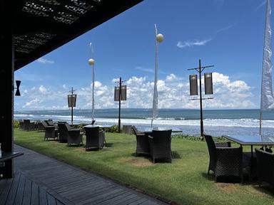 https://horego-prod-outlets-photos.s3.ap-southeast-3.amazonaws.com/horego.com/kuta-utara/restaurant/breeze-at-the-samaya-seminyak/review/thumbnail/af1qippmmkrql_8plewyrulelq1zwjjeedlmbth0djxg.jpg