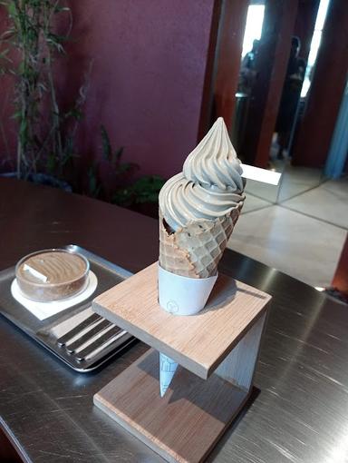 https://horego-prod-outlets-photos.s3.ap-southeast-3.amazonaws.com/horego.com/kuta-utara/restaurant/itsumo-headquarter/review/thumbnail/AF1QipMZOvXxZTWILfJ_v9SdgWYoU0JkFU14zP7mJJVi.jpg