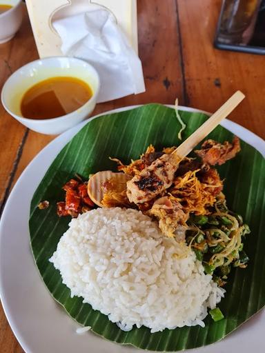 https://horego-prod-outlets-photos.s3.ap-southeast-3.amazonaws.com/horego.com/kuta-utara/restaurant/nasi-ayam-kedewatan-ibu-mangku-petitenget-seminyak/review/thumbnail/af1qipp8onnydvzzrb718u-p6lreuy4_2ewovdsexoc9.jpg