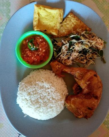 https://horego-prod-outlets-photos.s3.ap-southeast-3.amazonaws.com/horego.com/kuta-utara/restaurant/rumah-makan-bambu-desa/review/thumbnail/af1qipm1wd43v18dozukrboamik050jzln_sqfbvcfzr.jpg