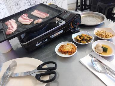 https://horego-prod-outlets-photos.s3.ap-southeast-3.amazonaws.com/horego.com/kuta-utara/restaurant/seoul-bbq/review/thumbnail/af1qipnmrdmapen1p7fts2oma5xvssmdm_1ubgmp_wqm.jpg