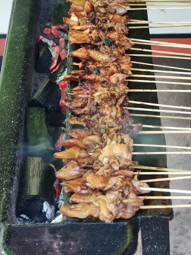 https://horego-prod-outlets-photos.s3.ap-southeast-3.amazonaws.com/horego.com/landasan-ulin/restaurant/warung-sabar-menanti-sate-soto-dan-rawon-/review/thumbnail/af1qippa6hup_mlz6dy6q2l_y4vc3-lofnfhoxdkq80s.jpg