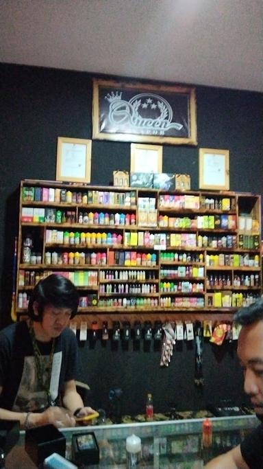 https://horego-prod-outlets-photos.s3.ap-southeast-3.amazonaws.com/horego.com/lawang/cafe/kopi-q-queen-vapor-lawang/review/thumbnail/af1qippwbhpphbq1bjs6erirgrac9ejxtx6k0jfbo9w4.jpg