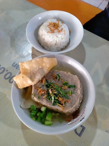 https://horego-prod-outlets-photos.s3.ap-southeast-3.amazonaws.com/horego.com/laweyan/restaurant/bakso-mentari/review/thumbnail/af1qipn_96q7ctv_qnuhmwknjbyslr36y7kxax2gp_ff.jpg