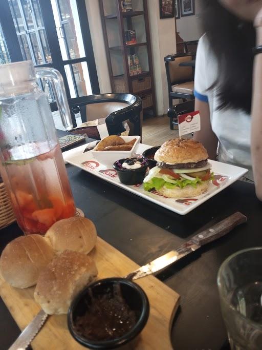 R&B Grill review