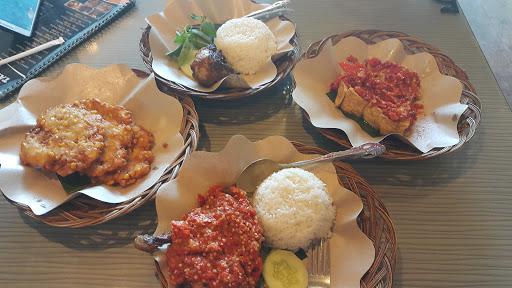 Ayam Taliwang Pantai Senggigi Lombok Nagoya Citywalk review