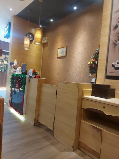 https://horego-prod-outlets-photos.s3.ap-southeast-3.amazonaws.com/horego.com/lubuk-baja/restaurant/kaiten-sushi/review/thumbnail/af1qippjuxiiag4sy-1dhfl6qndm4sei6rdyle6dzsdu.jpg