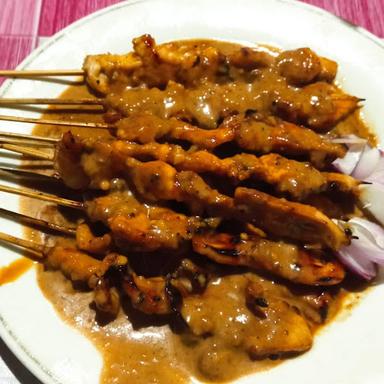 https://horego-prod-outlets-photos.s3.ap-southeast-3.amazonaws.com/horego.com/magelang-selatan/restaurant/sate-ayam-ponorogo-pak-parjo/review/thumbnail/af1qipnfkvpatxn-wiv2audltrp9b0kefg0fqcjqrhjx.jpg