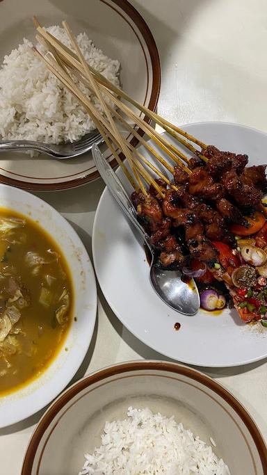 https://horego-prod-outlets-photos.s3.ap-southeast-3.amazonaws.com/horego.com/makasar/restaurant/sate-keroncong-sederhana/review/thumbnail/af1qipplcrktpaudcnue5fdmenhjiuvb1m_arb98-prx.jpg