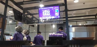 https://horego-prod-outlets-photos.s3.ap-southeast-3.amazonaws.com/horego.com/marpoyan-damai/cafe/chatime-pekanbaru-ska-mall/review/thumbnail/af1qippklbdwocr2r4q-5ldtf2iyfeon7wnpbotojkj2.jpg