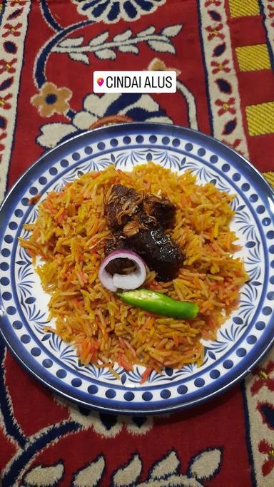 https://horego-prod-outlets-photos.s3.ap-southeast-3.amazonaws.com/horego.com/martapura/restaurant/outlet-briyani-chicken-azali/review/thumbnail/af1qipnnjzpyojvkwxaur2okydtxwkjlg5onkdd-xzo_.jpg