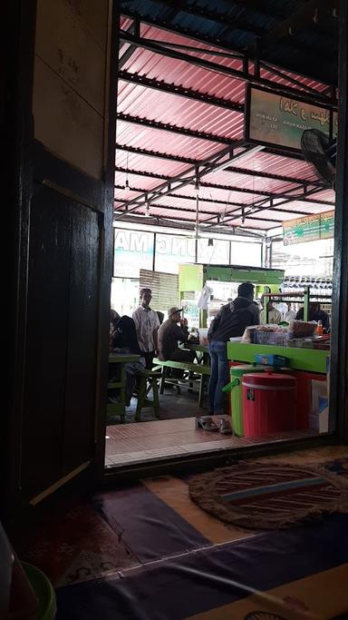 https://horego-prod-outlets-photos.s3.ap-southeast-3.amazonaws.com/horego.com/martapura/restaurant/warung-makan-h-johan/review/thumbnail/af1qipplynk3i0jnqy7cf_ue8hodlybrnn7kebxnxft4.jpg