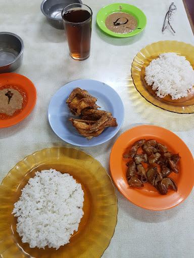 https://horego-prod-outlets-photos.s3.ap-southeast-3.amazonaws.com/horego.com/matraman/restaurant/ayam-goreng-ibu-haji/review/thumbnail/af1qipntqgyr3ga9n_sylgdrsnei7x1z3t_tmrk_uq8v.jpg