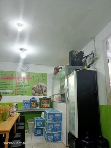 https://horego-prod-outlets-photos.s3.ap-southeast-3.amazonaws.com/horego.com/matraman/restaurant/bakso-mie-kocok-dpr/review/thumbnail/af1qipp8sp4ciu0qudyai1qsa6yda70rovuhlkevr8hy.jpg