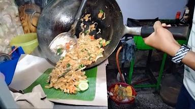 https://horego-prod-outlets-photos.s3.ap-southeast-3.amazonaws.com/horego.com/matraman/restaurant/nasi-goreng-woyo-woyo-2/review/thumbnail/af1qipp5xya-kphcd07vinenikygnafta-jbwkwzr63r.jpg