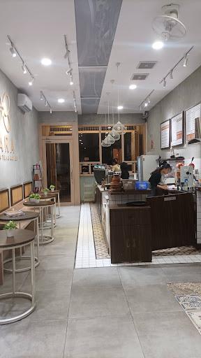 https://horego-prod-outlets-photos.s3.ap-southeast-3.amazonaws.com/horego.com/medan-petisah/cafe/cara-cascara-tea-coffee-/review/thumbnail/af1qipozoqy1jmtq_ludhxtthye7v4960p_dr-2wp335.jpg