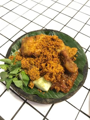 https://horego-prod-outlets-photos.s3.ap-southeast-3.amazonaws.com/horego.com/medan-petisah/restaurant/cobek-ayam-penyet/review/thumbnail/af1qipozta2qbdzysshjmfwxsytiivgmtrremn0byw6f.jpg