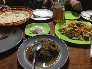 https://horego-prod-outlets-photos.s3.ap-southeast-3.amazonaws.com/horego.com/medan-petisah/restaurant/hafiz-jees-pakistani-restaurant/review/thumbnail/af1qipojm8ke_b7tgiz1kuok4qbuqzuvi4dyvoadr8ft.jpg