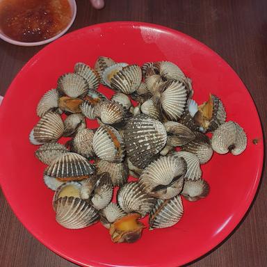 https://horego-prod-outlets-photos.s3.ap-southeast-3.amazonaws.com/horego.com/medan-petisah/restaurant/hawwi-seafood/review/thumbnail/af1qipniiivculfrvfkmvnj9_dqia15rg6-aogsdwmgi.jpg