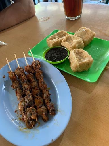 https://horego-prod-outlets-photos.s3.ap-southeast-3.amazonaws.com/horego.com/medan-petisah/restaurant/warung-ikan-bakar-halimah/review/thumbnail/af1qipposiv4z-ksfqevv867tluw9epe7ddaawmwqeq7.jpg