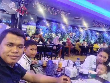 https://horego-prod-outlets-photos.s3.ap-southeast-3.amazonaws.com/horego.com/medan-polonia/chinese-restaurant/nelayan-jala-jala-sun-plaza/review/thumbnail/af1qippcexcfvqnqdp1o-wa5d_aml4ycb2memazai8k.jpg