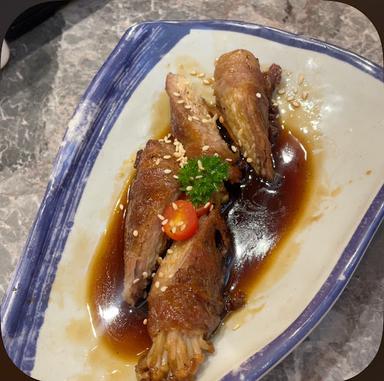 https://horego-prod-outlets-photos.s3.ap-southeast-3.amazonaws.com/horego.com/medan-polonia/japanese-restaurant/sushi-go-sun-plaza-medan/review/thumbnail/af1qipmmd__qijgnbwunuppdey1sqmxqkd1h27atp9p4.jpg