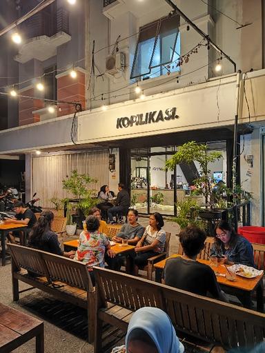 https://horego-prod-outlets-photos.s3.ap-southeast-3.amazonaws.com/horego.com/medan-satria/cafe/kopilikasi-harapan-indah/review/thumbnail/horego-18089163.jpg