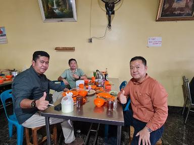 https://horego-prod-outlets-photos.s3.ap-southeast-3.amazonaws.com/horego.com/medan-tuntungan/restaurant/bpk-suka-babi-panggang/review/thumbnail/af1qippryntzombr--p_m--6sopm5mv_nh5qpv2bbmx7.jpg