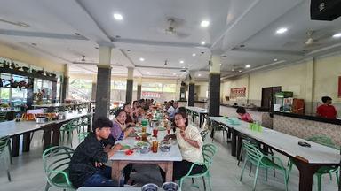 https://horego-prod-outlets-photos.s3.ap-southeast-3.amazonaws.com/horego.com/medan-tuntungan/restaurant/rumah-makan-bpk-tesalonika/review/thumbnail/af1qipn8sszqqit8ixudws1gs8ptgb025nh-2oh1naux.jpg