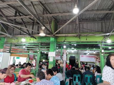 https://horego-prod-outlets-photos.s3.ap-southeast-3.amazonaws.com/horego.com/medan-tuntungan/restaurant/rumah-makan-bpk-tesalonika/review/thumbnail/af1qipo37jnl5kfuuj4g0uoevpuorkhgmsatyidz41xj.jpg