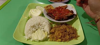 https://horego-prod-outlets-photos.s3.ap-southeast-3.amazonaws.com/horego.com/mengwi/restaurant/ayam-goreng-prambanan/review/thumbnail/af1qipomrgldyzahti_rfc7yxfn3lmcxirerqg66wuf8.jpg