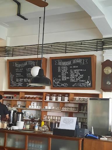 https://horego-prod-outlets-photos.s3.ap-southeast-3.amazonaws.com/horego.com/menteng/cafe/kedai-tjikini/review/thumbnail/af1qipppk5shhwbubdlehaju_6tk_io8p-gj_ikx7ipk.jpg