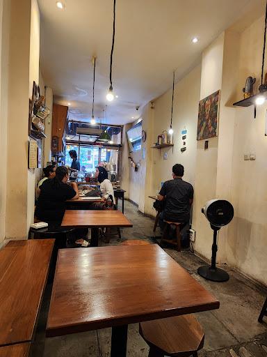 https://horego-prod-outlets-photos.s3.ap-southeast-3.amazonaws.com/horego.com/menteng/cafe/saudagar-kopi-sabang/review/thumbnail/af1qipnugtcfob1ycjoorkfynaowis6dixhbnksrcqq5.jpg