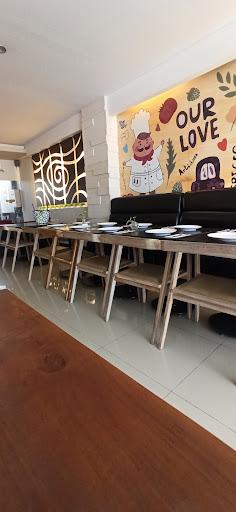 https://horego-prod-outlets-photos.s3.ap-southeast-3.amazonaws.com/horego.com/mijen/restaurant/papa-ron-s-pizza-semarang/review/thumbnail/af1qipnjr213k3zpej6bfemje5v1qzywskax1fnbmhja.jpg