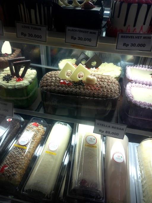 Sonia Cake & Bistro review