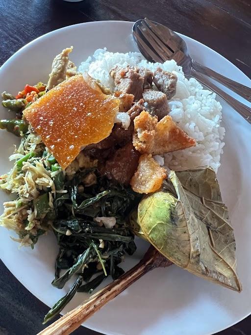 Warung Babi Guling Bu Komang Delod Cargo Negara review