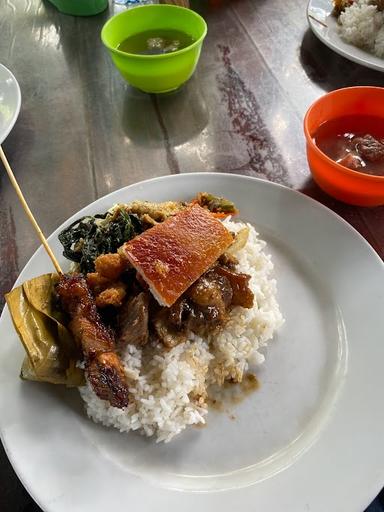 https://horego-prod-outlets-photos.s3.ap-southeast-3.amazonaws.com/horego.com/negara/restaurant/warung-babi-guling-bu-komang-delod-cargo-negara/review/thumbnail/af1qipofn0gkorakulljqin95an98izpypoc6b771vco.jpg