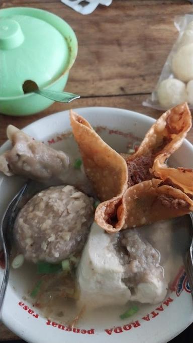 https://horego-prod-outlets-photos.s3.ap-southeast-3.amazonaws.com/horego.com/ngemplak/restaurant/bakso-cuanki-legend-234/review/thumbnail/af1qipo64rlkvs0ttwrkmftixuiaul8l05qwmcovyeu0.jpg