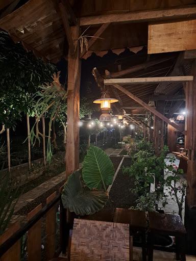 https://horego-prod-outlets-photos.s3.ap-southeast-3.amazonaws.com/horego.com/ngemplak/restaurant/kopi-resto-teras-gendhis/review/thumbnail/af1qipo_01c0b3xoiljkuhjdnz3pzajrec-ndzd_iu7l.jpg