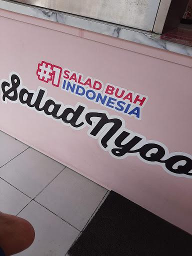 https://horego-prod-outlets-photos.s3.ap-southeast-3.amazonaws.com/horego.com/ngemplak/restaurant/salad-nyoo-jakal-atas/review/thumbnail/af1qippls8xwllu0yn_yqlodknpfrb3fdrifsx2au3fh.jpg