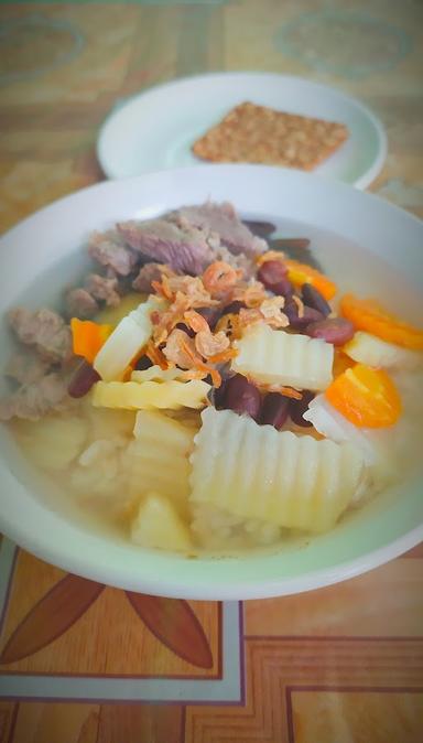 https://horego-prod-outlets-photos.s3.ap-southeast-3.amazonaws.com/horego.com/ngemplak/restaurant/sop-senerek-daging-sapi-kangen-ndeso-bu-rini/review/thumbnail/af1qipmpogdoie-tspqydd_gjliv1gvhzahjtikpmm7g.jpg