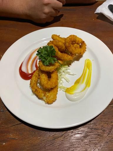 https://horego-prod-outlets-photos.s3.ap-southeast-3.amazonaws.com/horego.com/nusapenida/restaurant/dmas-yummy-warung-grill/review/thumbnail/af1qipoh8bmhgosvnhrlyeagb-cfrinzrof9djaumob8.jpg