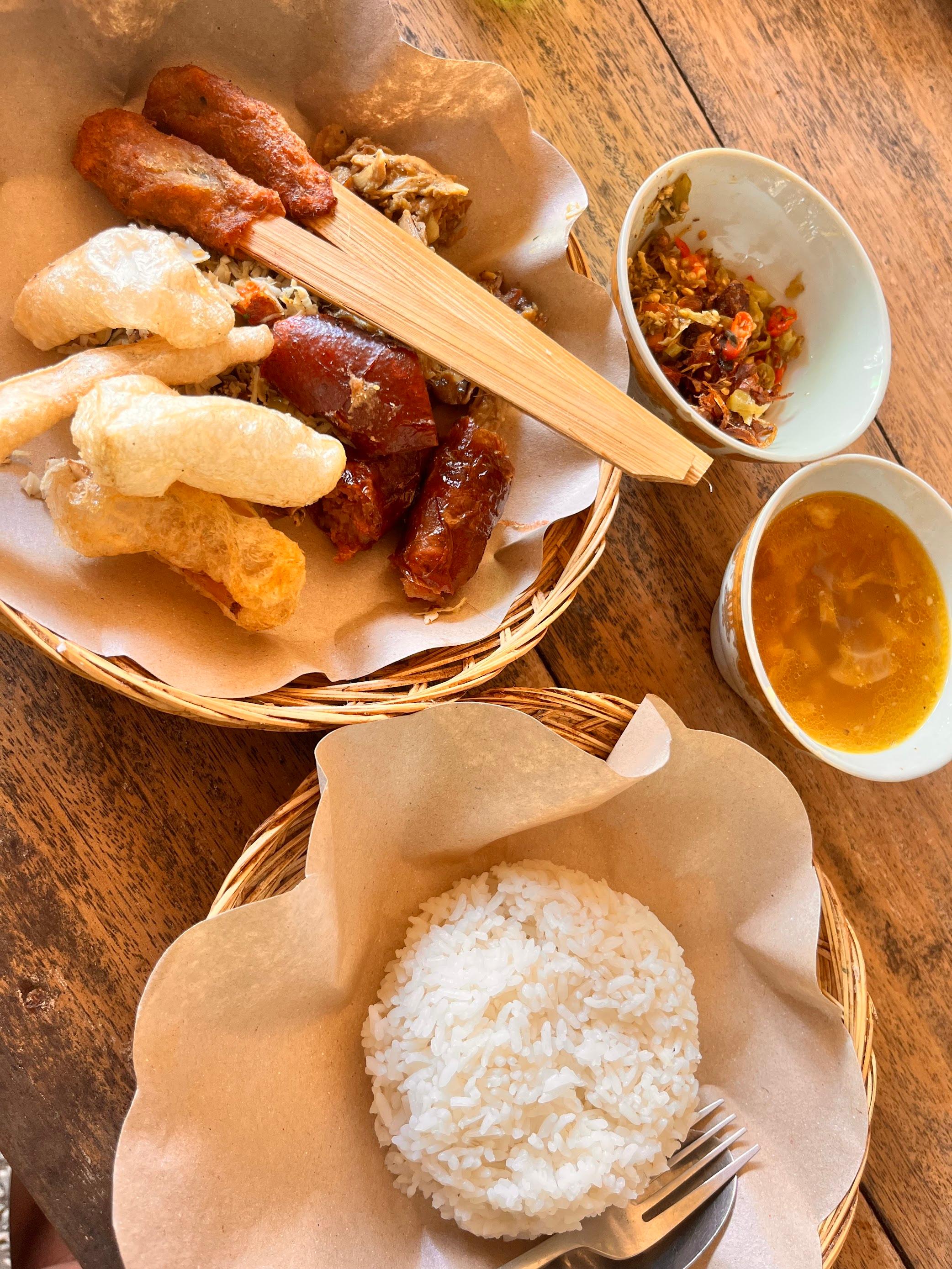 Warung Made (Traditional Food) Babi Genyol review